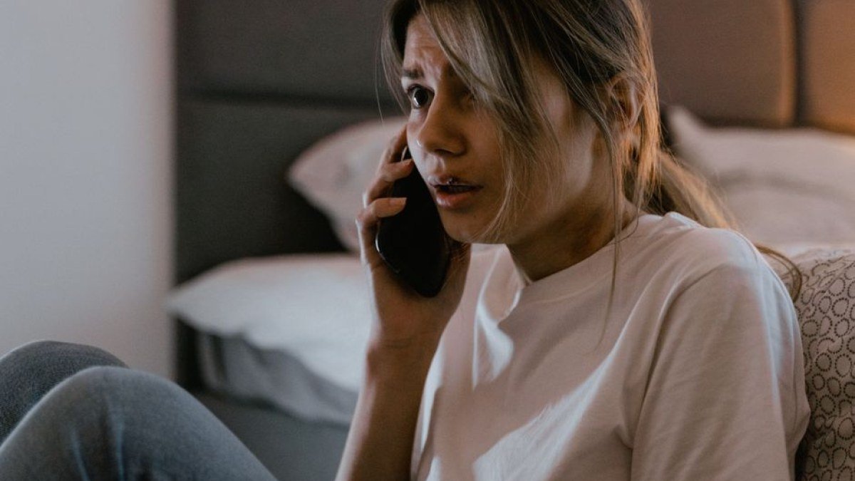 KI-Telefonbetrug erkennen und sich davor schützen
